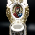 Candela ceramica mare alba cu Icoana Maicii si Pruncul